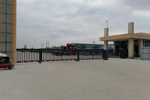 中旗（湖北）公司電動(dòng)伸縮平移門(mén)項(xiàng)目